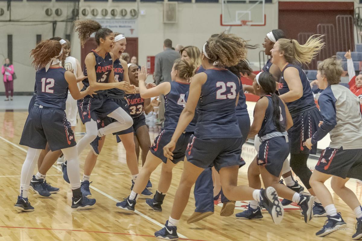 Su Women S Basketball Completes Comeback Victory Over Upj 69 68