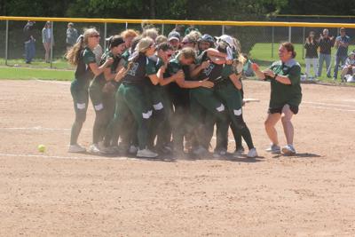 Reeths Puffer Softball Wins District Title Over Grand Haven