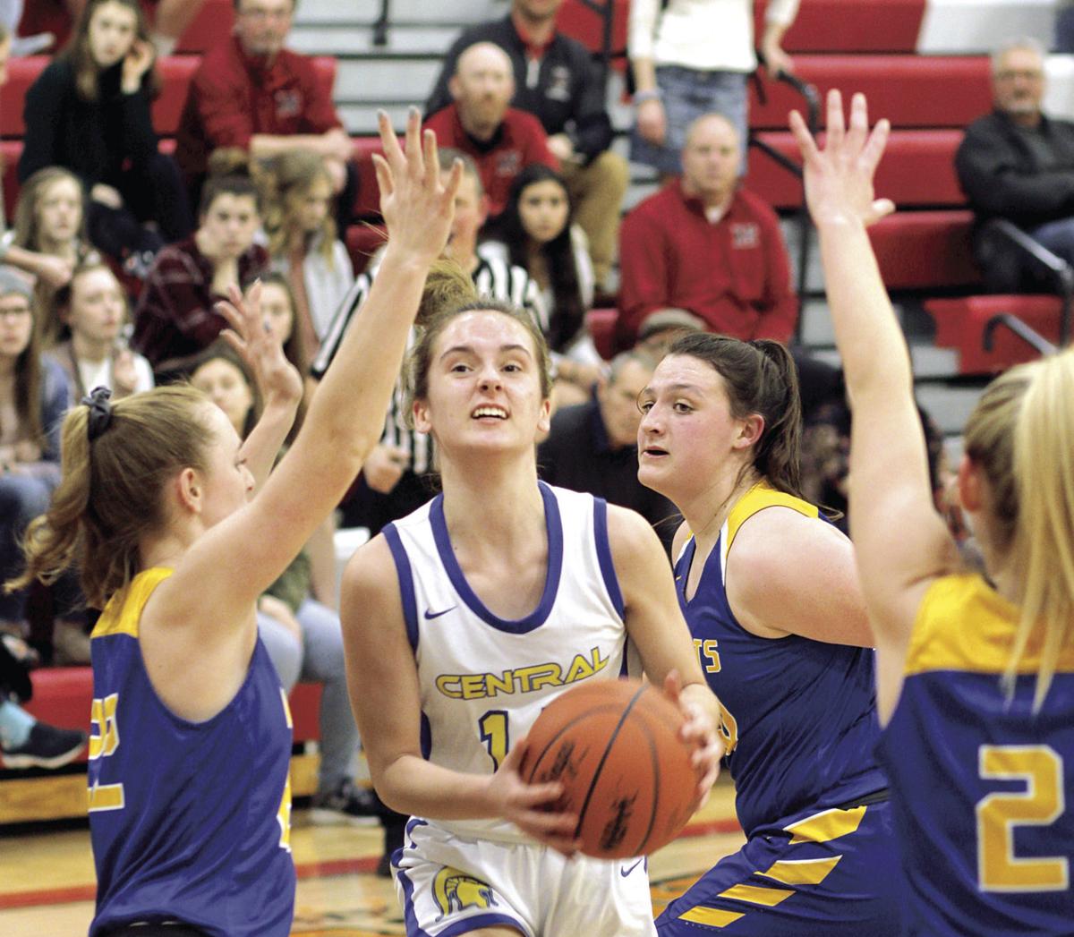 Mason County Central Girls Fall To Evart Basketball