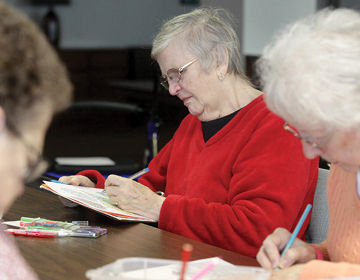 Longfellow Towers residents enjoying adult coloring | News ...