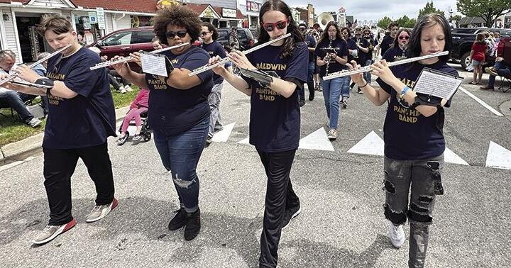 Baldwin Panther Band hits the road for debut Mackinaw Memorial Parade performance - Vimarsana News