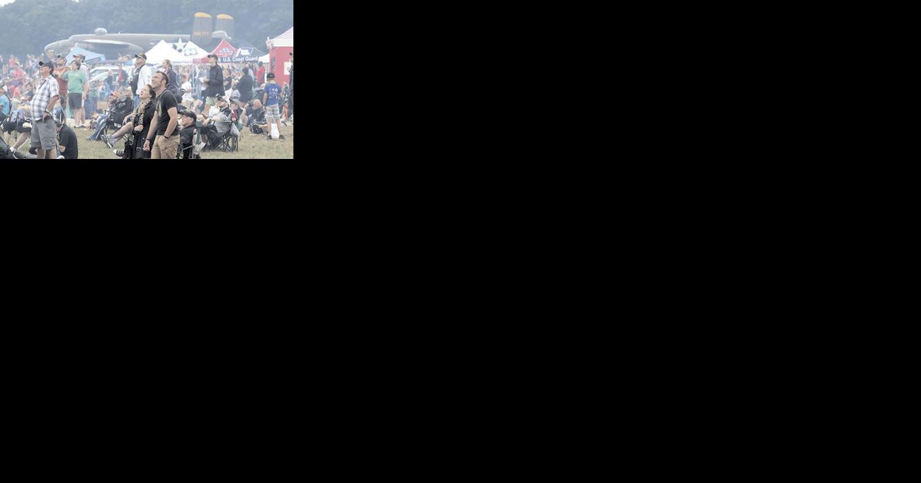 Wings over Muskegon a hit as county airport hosts first air show since 2006 - Vimarsana News