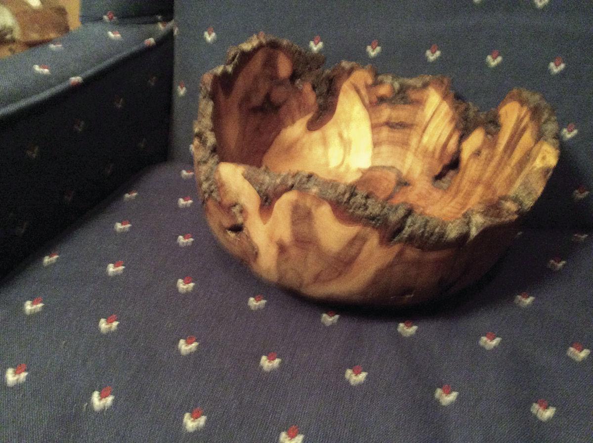 Group to show how to turn burls into bowls News