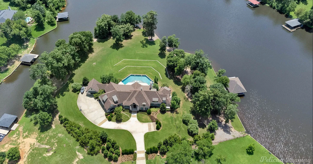 The most expensive home in the Shreveport-Bossier area sits on a stunning lake. See inside.