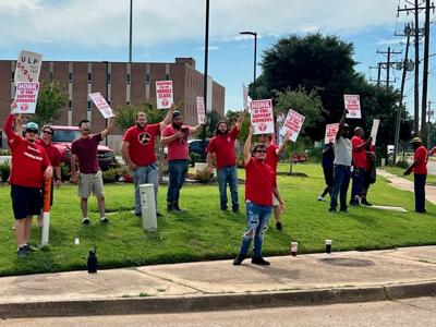 CWA union workers strike AT&T, picket at Shreveport sites | Business ...