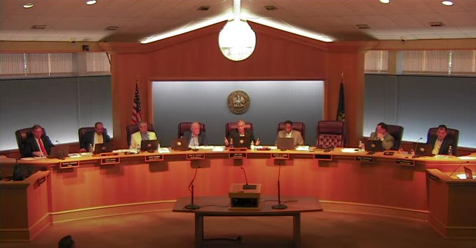 Bossier Mayor presses council for a vote on term limits News
