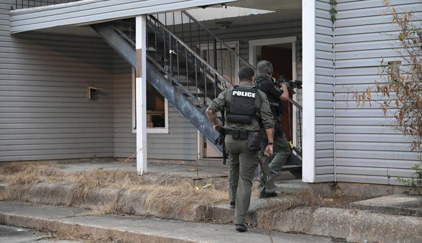 Shreveport Police sweep rotting Cedar Grove apartments | News