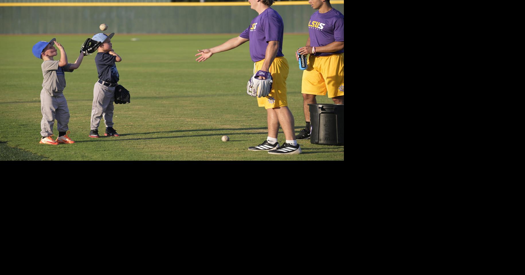 Photos: LSUS Baseball hosts Practice with the Pilots