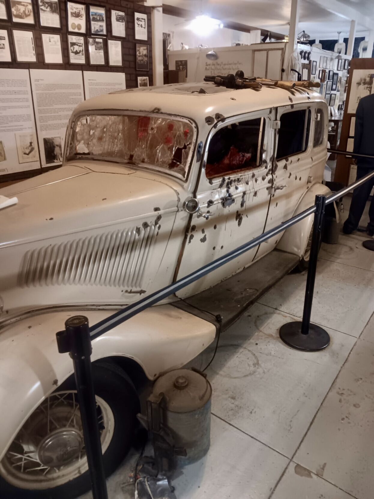 洋楽 Bonnie Parker & Acme Attractions 985?cb=20101016032146