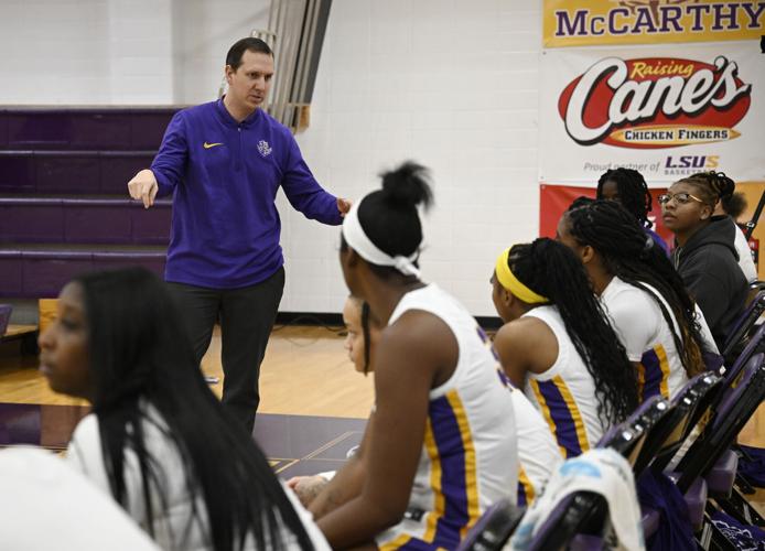 LSUS coach helps turn 11thhour quandary into run