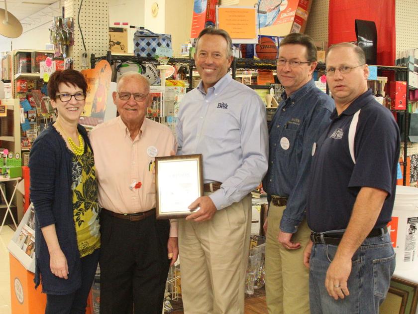 Do It Best CEO, president visits Johnson Hardware to