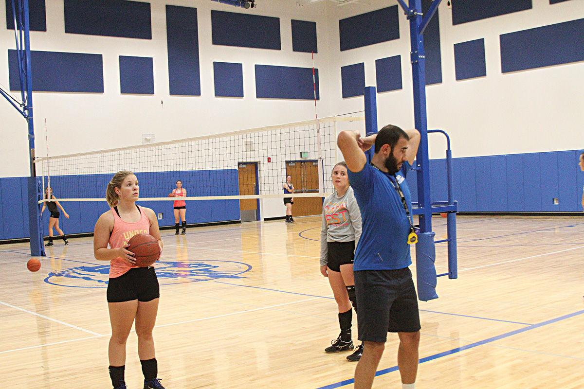 Making History Fairview S Volleyball Team Holds First Practice Ever In School S New Facility Local Sports News Sidneyherald Com