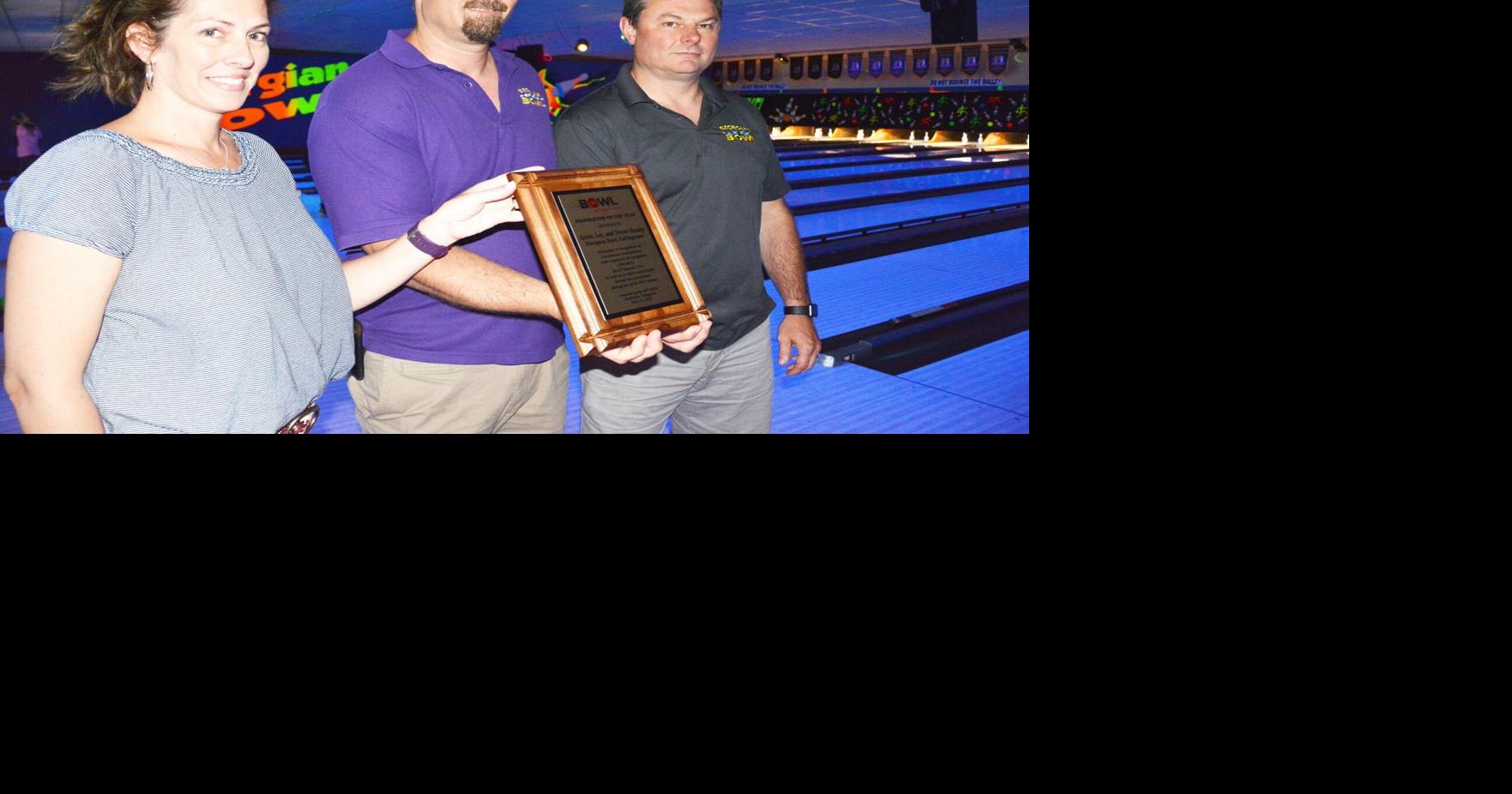 Collingwood bowling alley wins provincial award