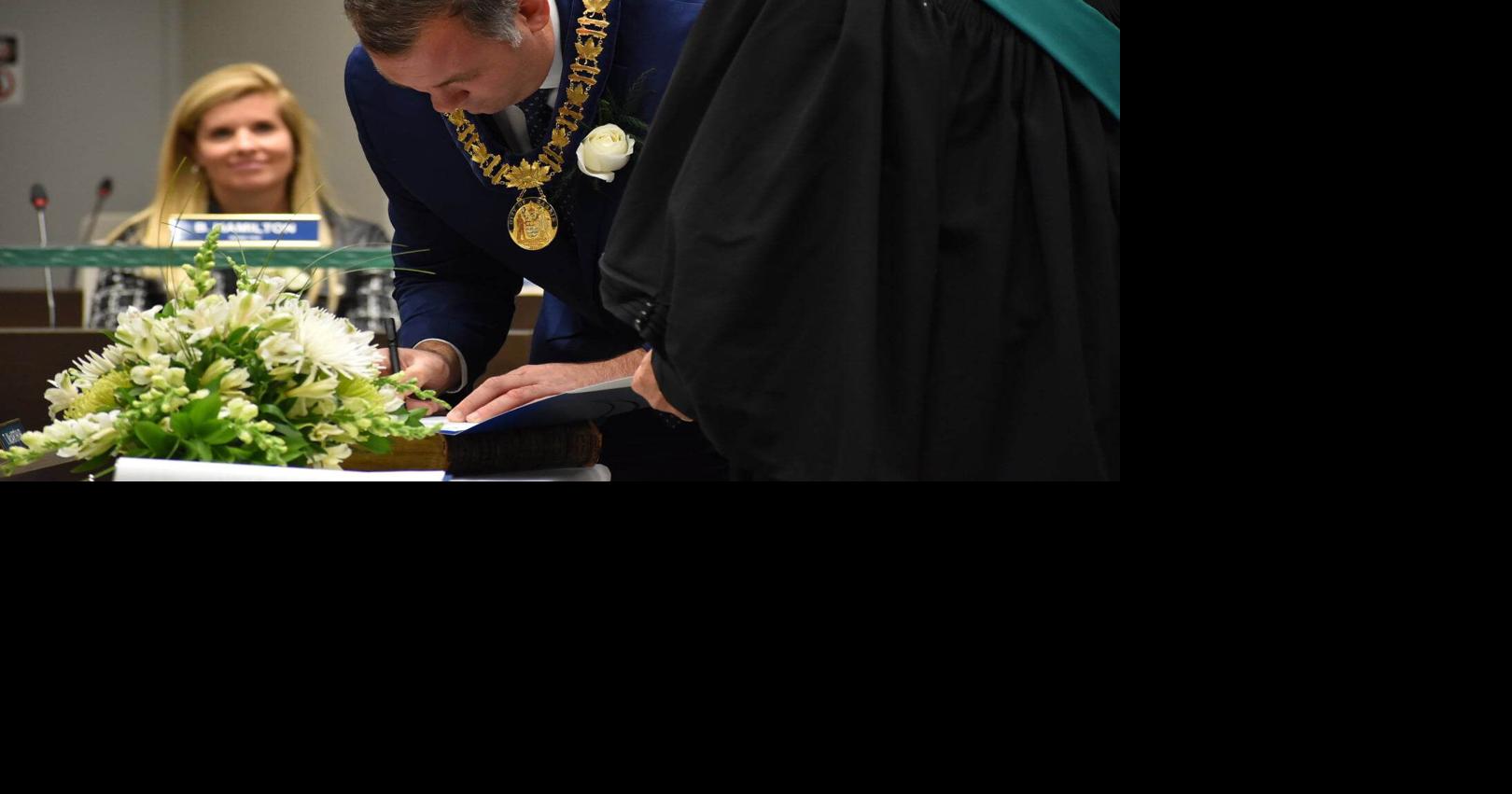 City of Barrie’s 2022-26 mayor, councillors sworn in