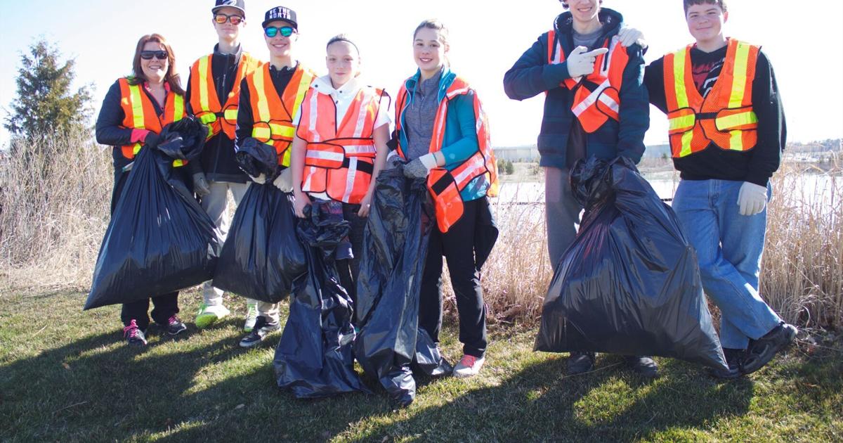 Community Cleanup Day Volunteers eliminate litter during annual Community Clean-up Day in ...