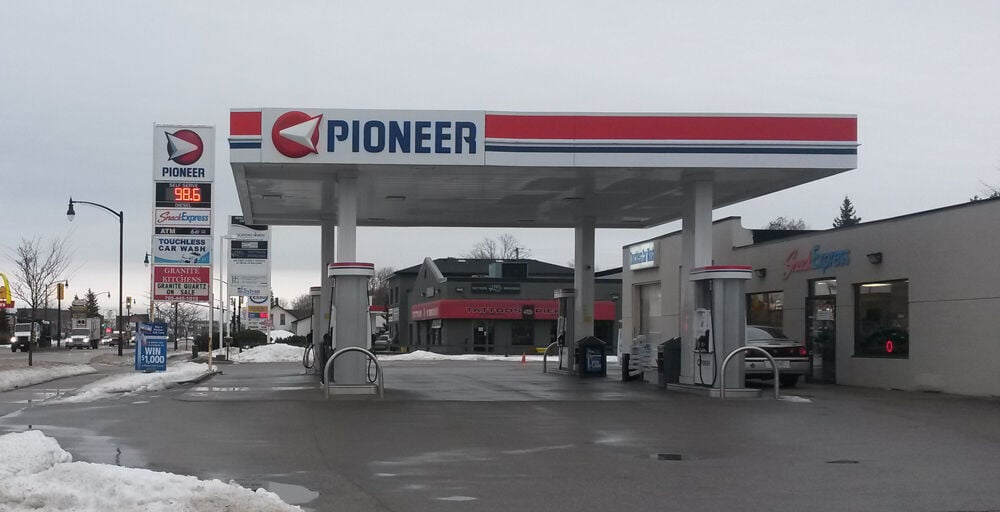 Collingwood gas prices fall under a dollar