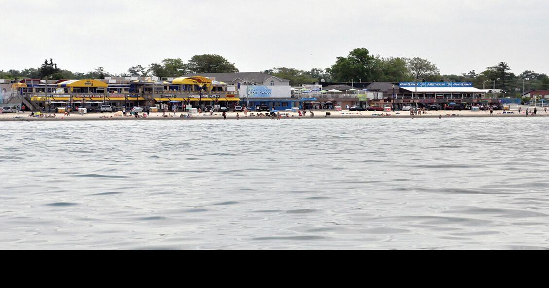 Wasaga’s main beach bars under new management