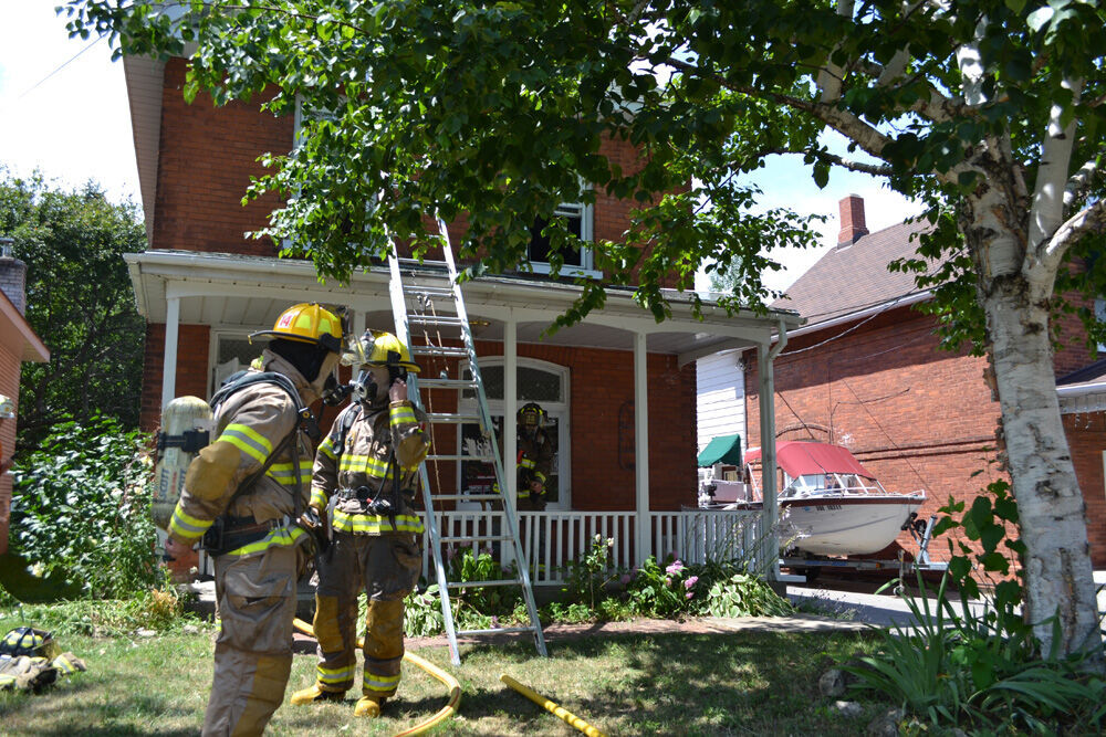 Fire scorches Collingwood home