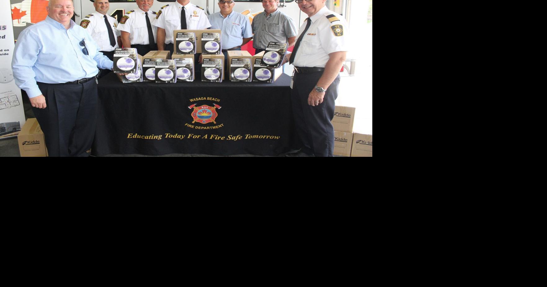 Wasaga Beach, Enbridge, join forces to hand out smoke and carbon