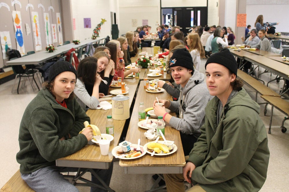 Meaford high school hosts Christmas breakfast