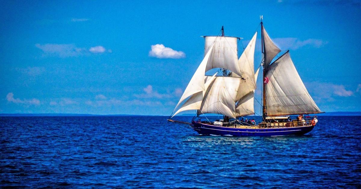 Tall ships sailing into Collingwood and Midland harbours