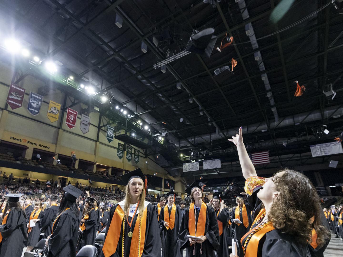Watch Now East High School Announces 2021 Graduates Siouxcityjournal Com 2022 East Middle School 8th Grade Graduation Sioux City, Ia