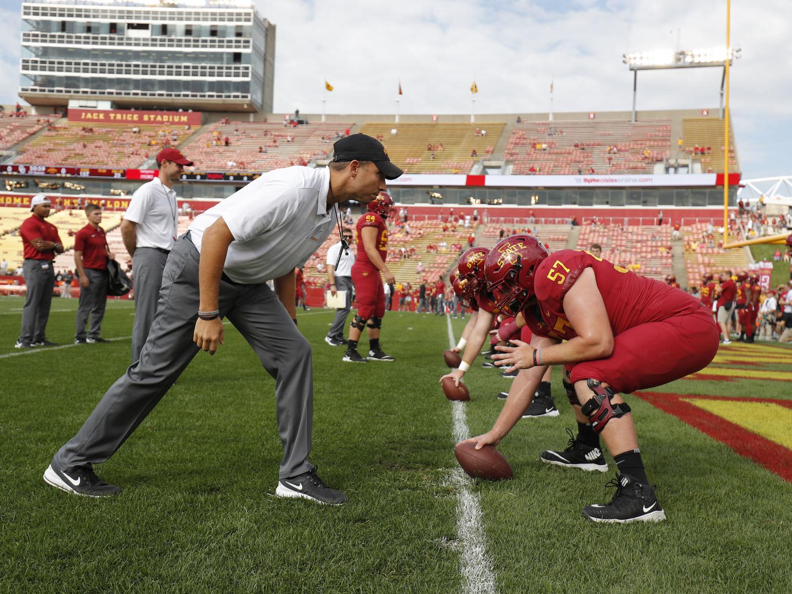 Iowa State Forced To Form New Offensive Line College Sports Siouxcityjournal Com