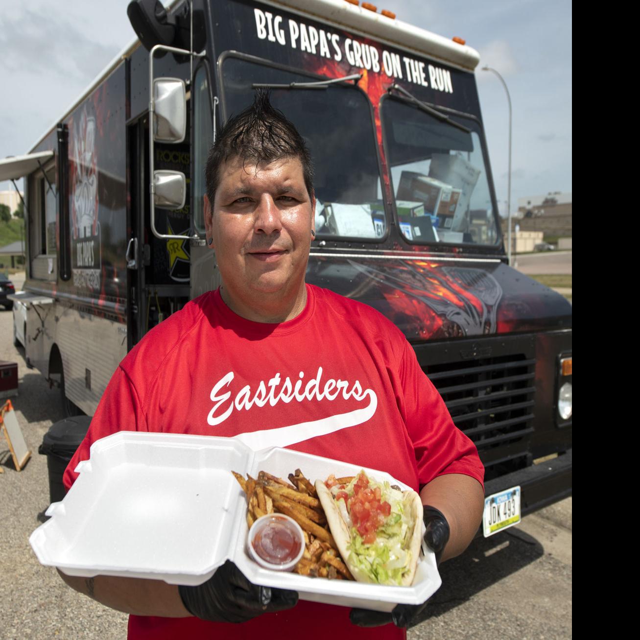Sioux City Food Truck Big Papa Adds Big Flavors And Big Portions To Comfort Food Favorites Food And Cooking Siouxcityjournal Com