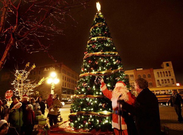 Christmas Drives 2022 Sioux City Iowa Photos: 12 Photos Of Christmas Trees Across Sioux City | Local News |  Siouxcityjournal.com