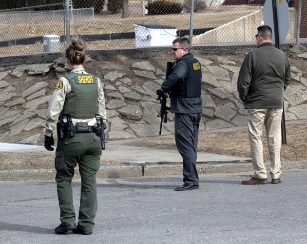 Man involved in Sioux City Police standoff faces two gun charges