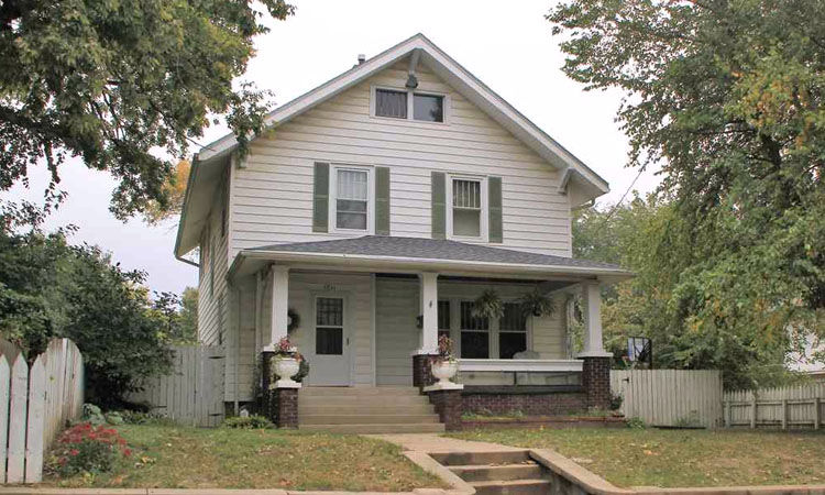 1011 28th St, Sioux City - $133,000