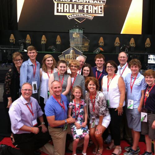 Gallery: Mick Tingelhoff joins NFL Hall of Fame