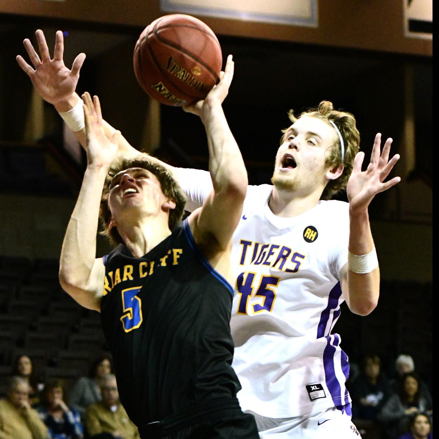 Wolfe Scores Career High As Briar Cliff Advances In Naia D Ii