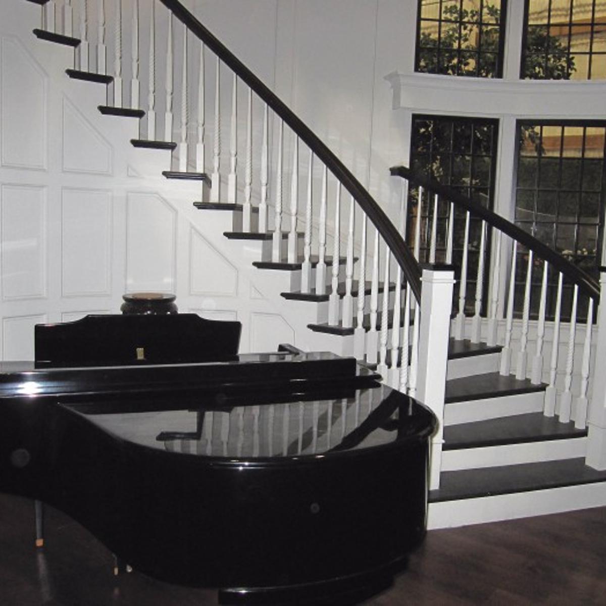 A Look At The Grayson Mansion On Revenge Television