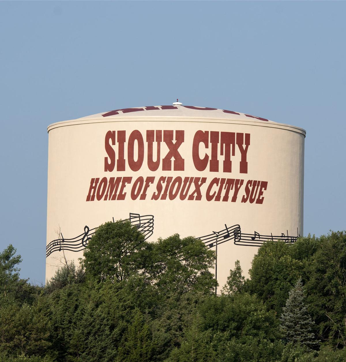 New paint job on Singing Hills water tank celebrates city's past