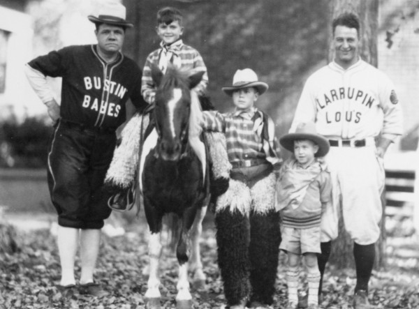 Rare footage of Babe Ruth's and Lou Gehrig's barnstorming tour