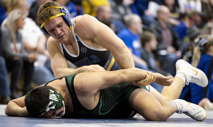 West Monona wrestling wins Class 1A sectional at Woodbury Central