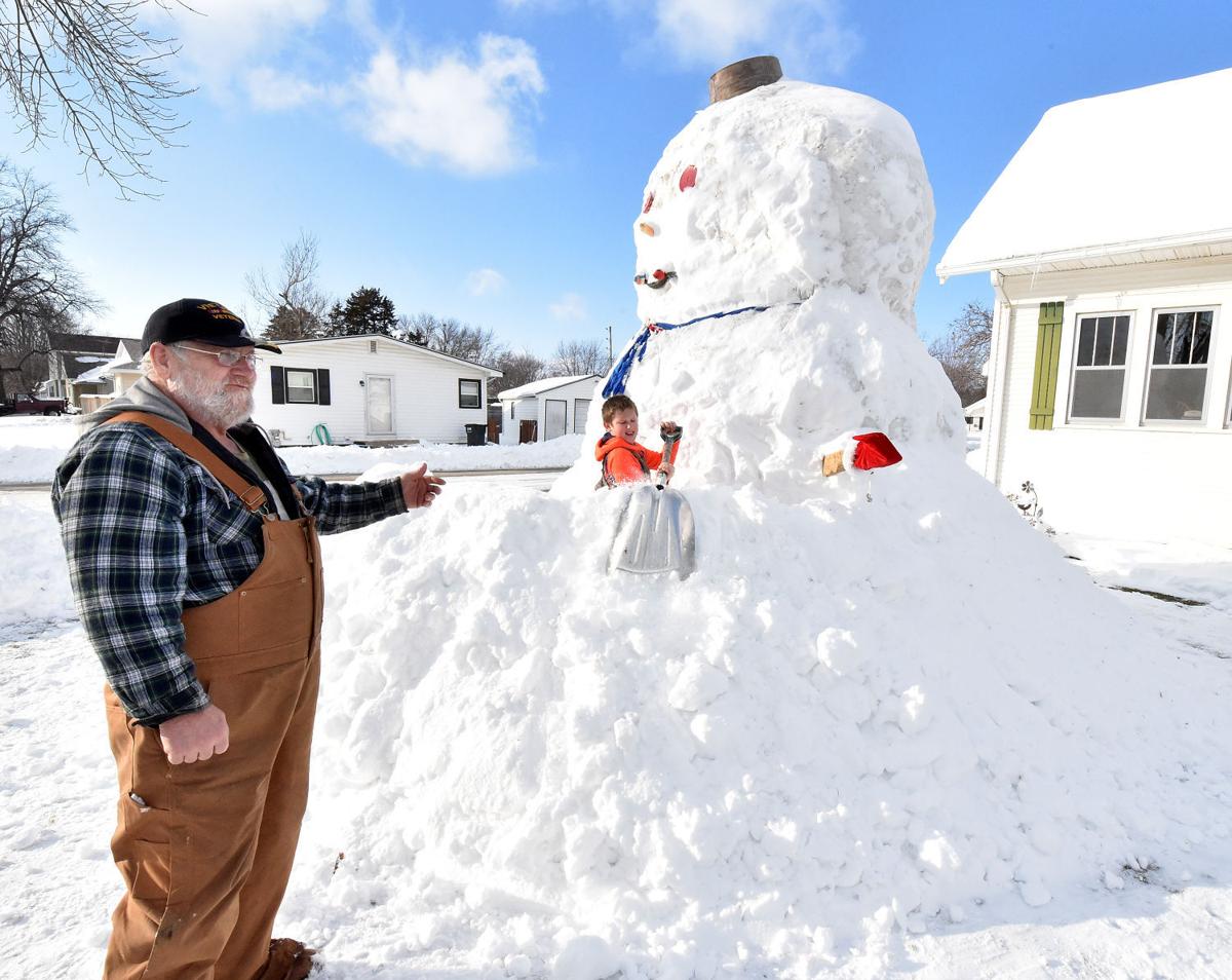 Massive snowman in Moville, Iowa, survives winter thaws Lifestyles