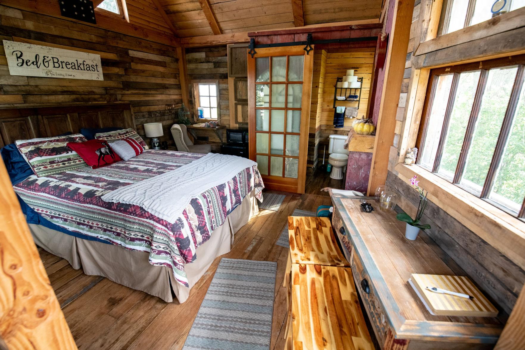 PHOTOS Inside the Kottage Knechtion Treehouse bed and breakfast