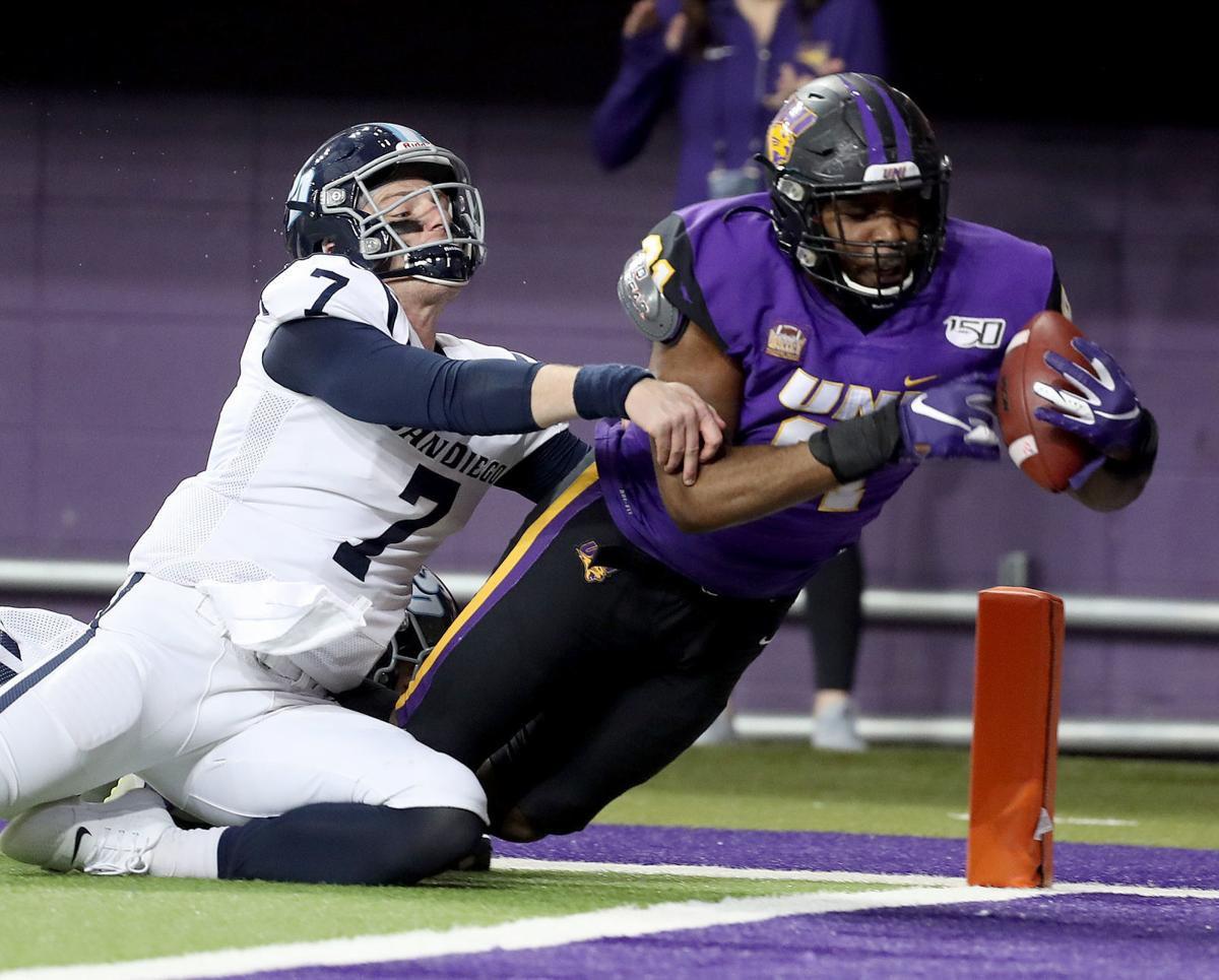 Uni Football Advances To The Second Round Of The Playoffs