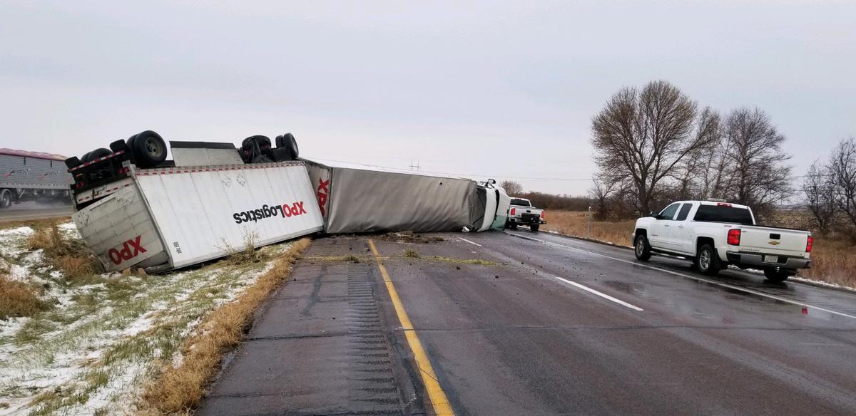 Semi rollover I-29