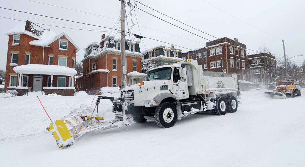 Photos 60 Plus Inches Of Snow In Erie Pa As Winter Weather