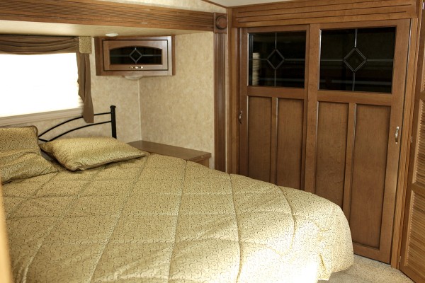 Fedders Marine & RV displays mobile units