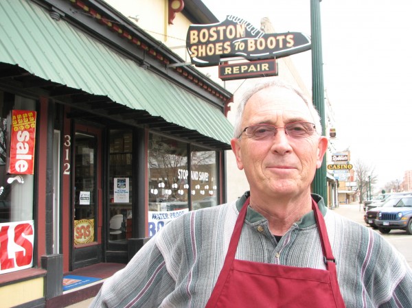 Signs of historic times in Yankton Siouxland Life Signs of historic times in Yankton Siouxland Life