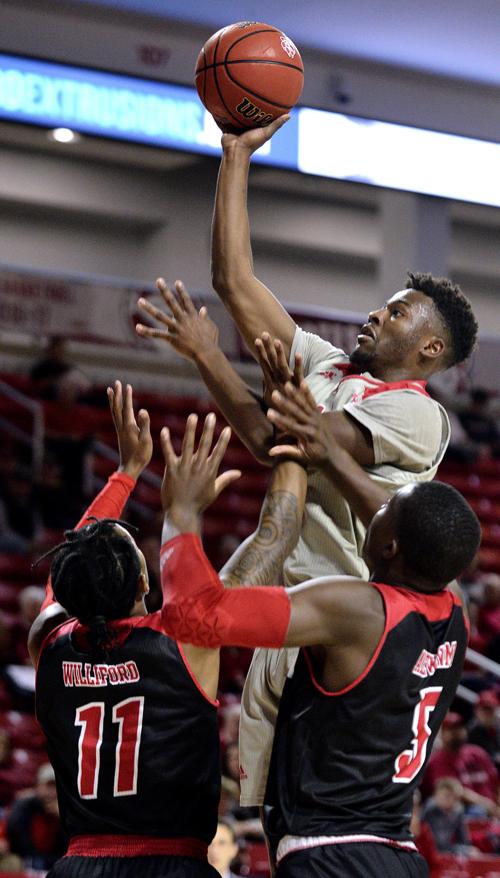 Usd Men Win Second Straight Home Game Move To 5 0 College