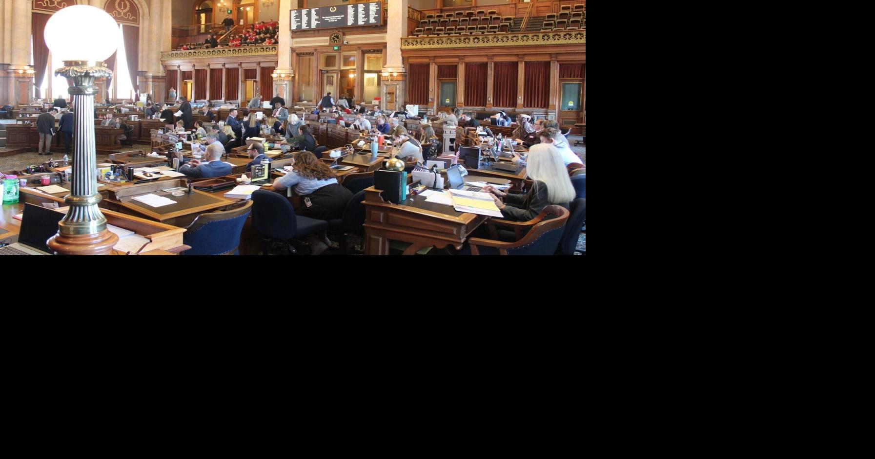 Bills limiting Iowa governor’s authority survive session deadline