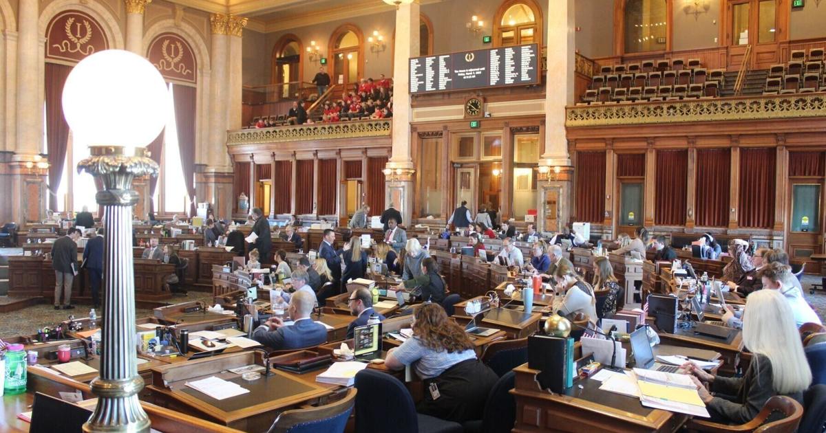 Bills limiting Iowa governor’s authority survive session deadline