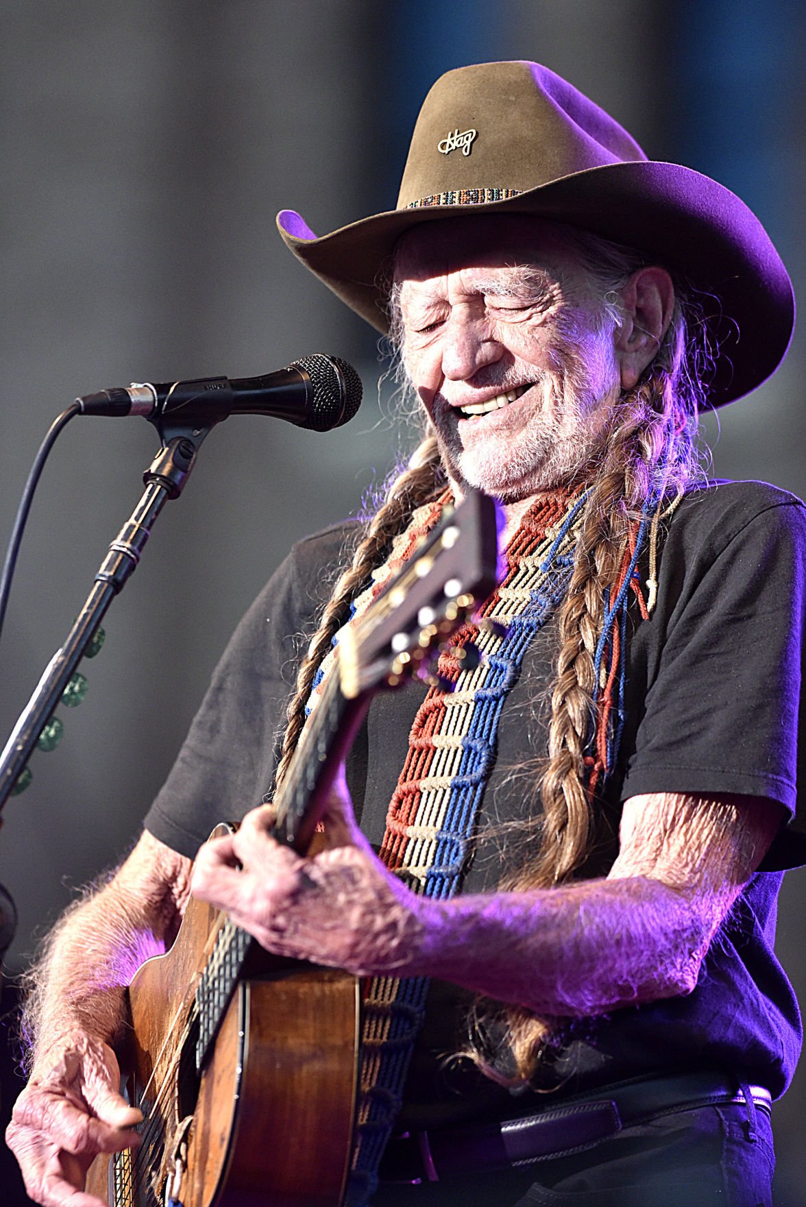 Willie Nelson brings the heat to Hard Rock | Local news