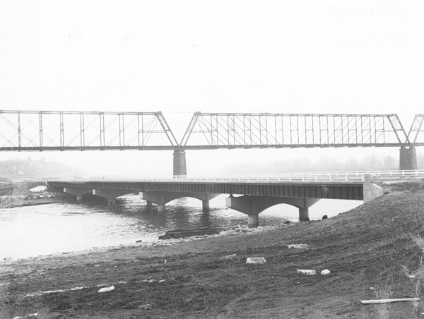 50 years ago, council digs for I-29 bridge money