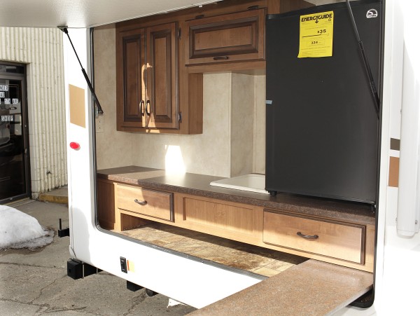 Fedders Marine & RV displays mobile units